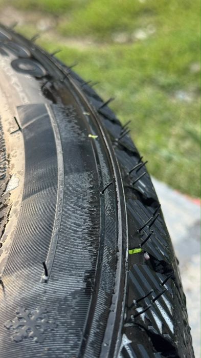 Зимние резины 245/50R20