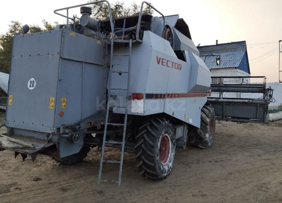 Продам комбайн  Вектор 410