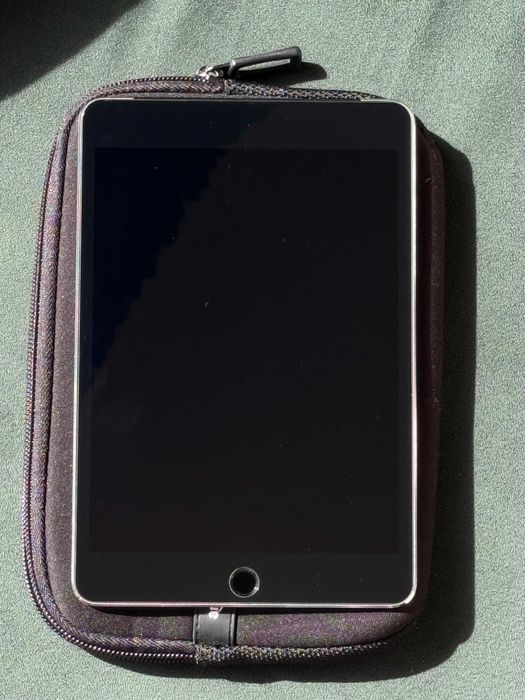 iPad Mini 4 128GB Cellular – Stare Perfectă