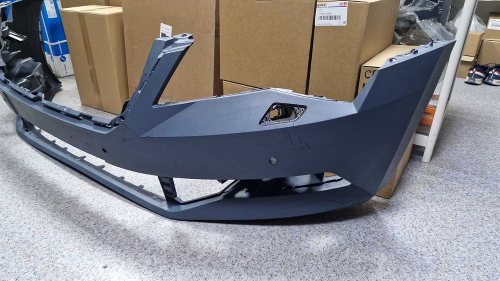 Бампер передний Skoda Super B 2019-23