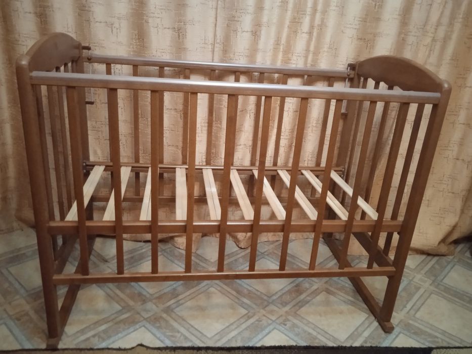 Детская кроватка качалка