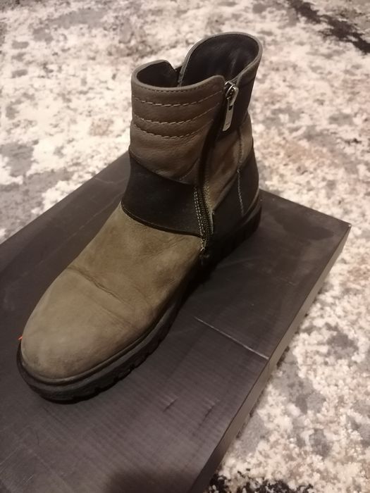 Ghete gama din piele