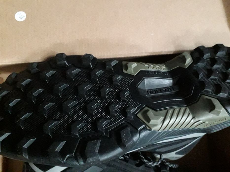 Ghete  NOI Adidas Terrex 2