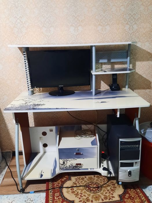 Компьютерный стол