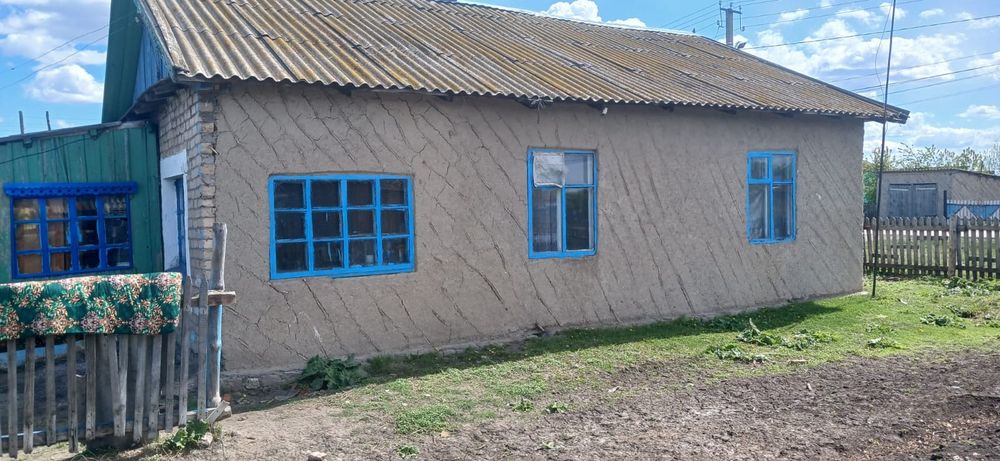 Продаётся теплый шпальный дом.