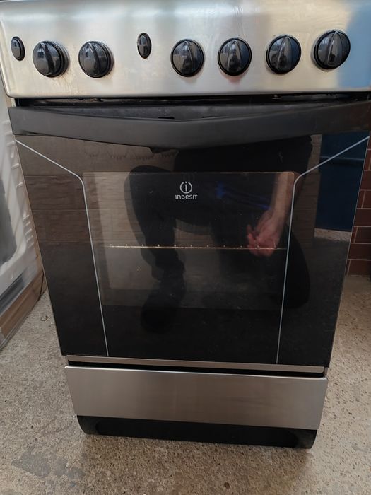 Aragaz Indesit inox perfect  funcțional