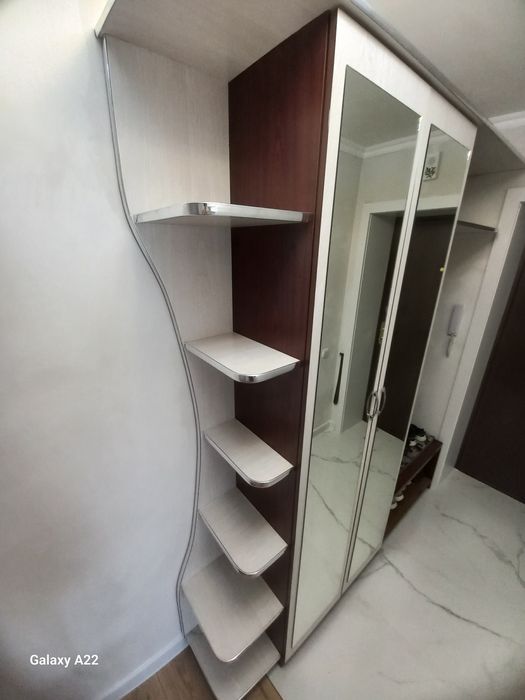 Продам шкаф для прихожий