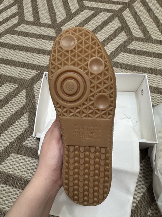 Продам кроссовки