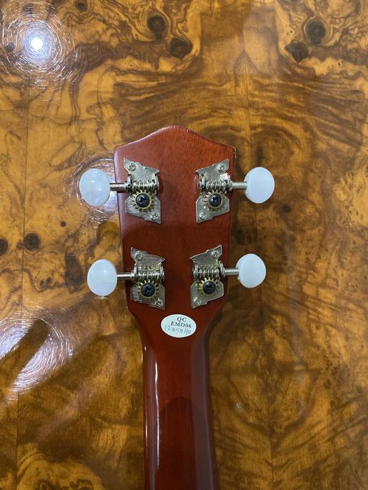 Продам укулеле Stagg