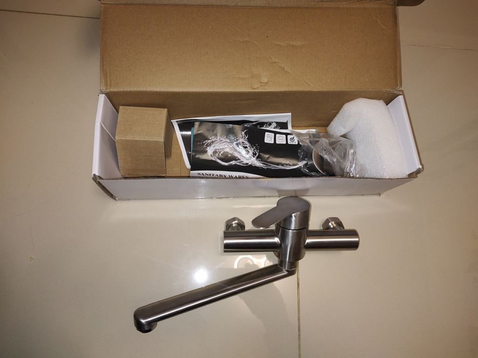 Baterie chiuveta bucătărie  de perete