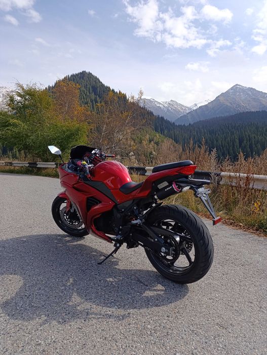 Электромотоцикл Yamaha R3 2024