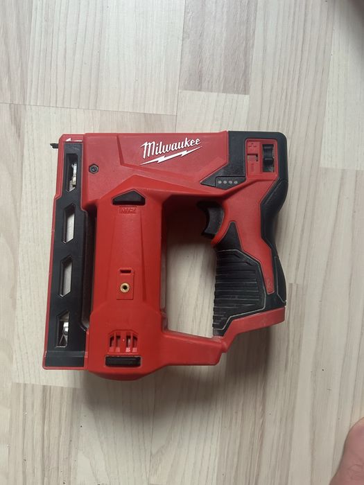 Capsator Milwaukee M12 BST