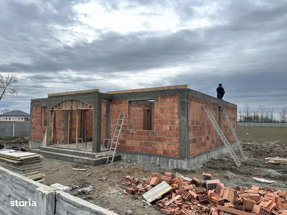 Casa individuala 4 camere - Obad - toate utilitatile