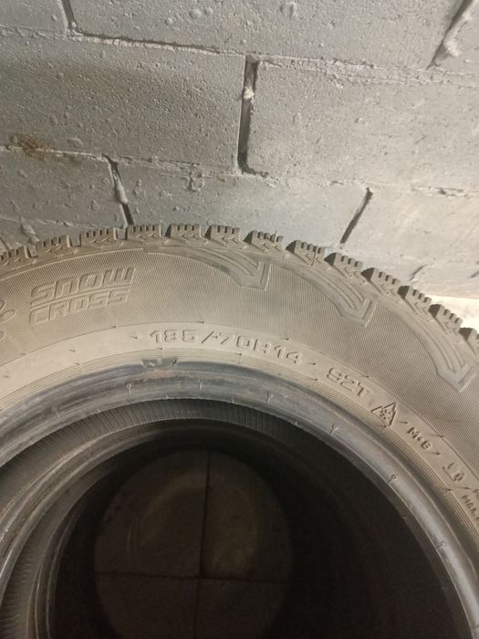 Зимние шины хорошем состоянии