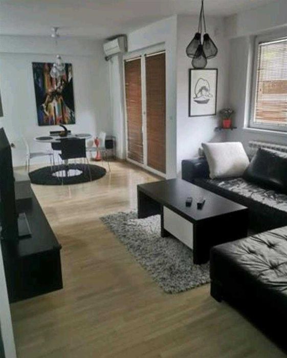 Двустаен имот в кв.Света Троица