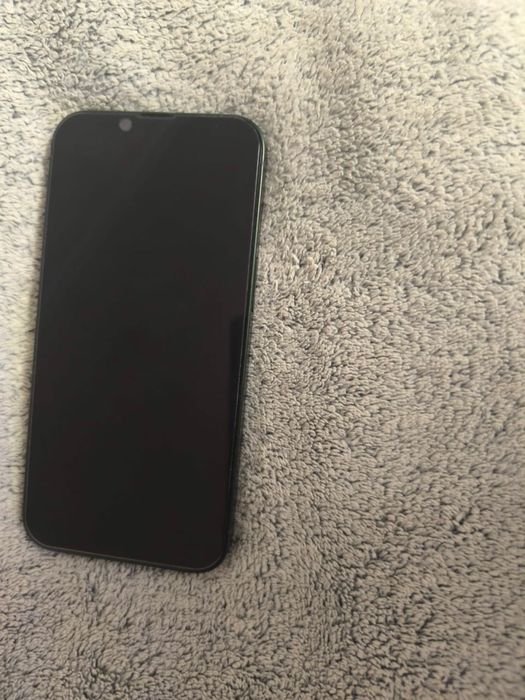 Продам IPhone 13
