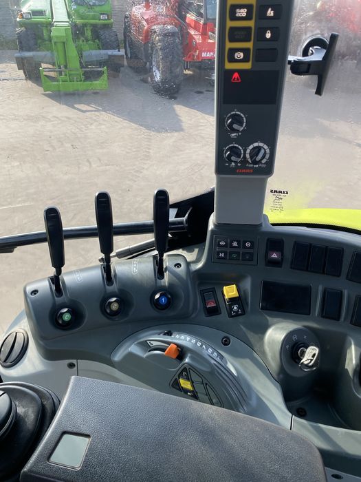 Tractor Claas Arion 420