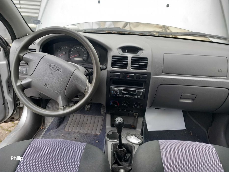 Автомобил Kia Rio