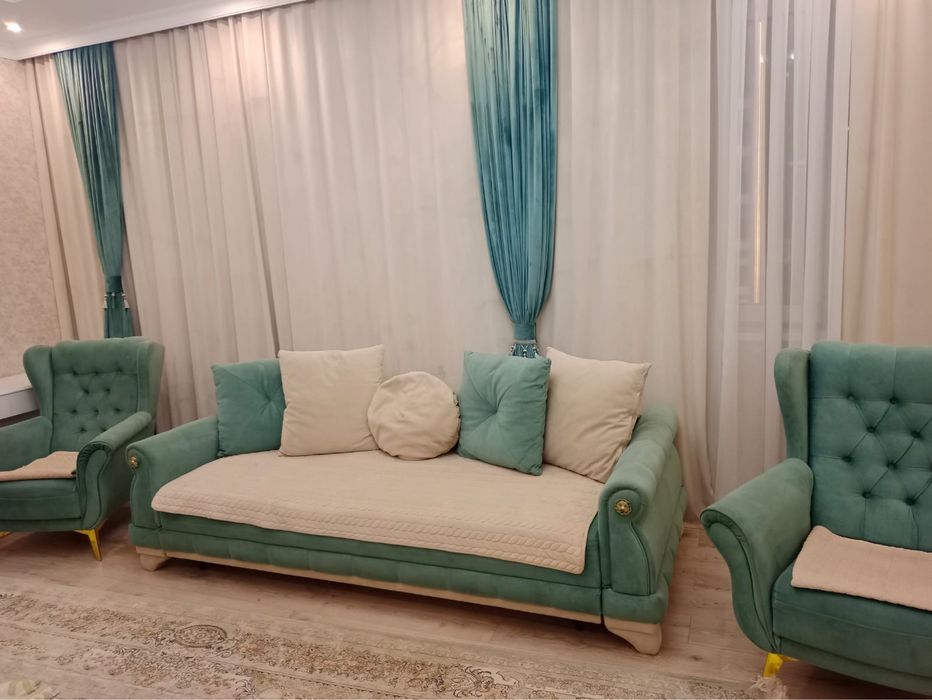 Продам диван с креслами