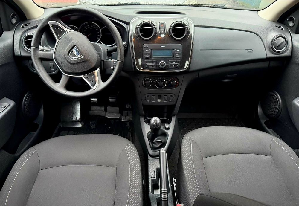 Dacia Logan doar 25.000.km  este ca si noua