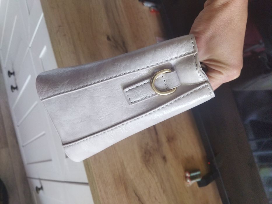 Дамска чанта - малка.