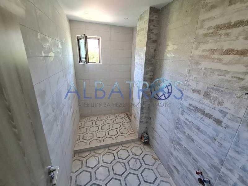 Продава се Двустаен апартамент в Варна, Изгрев - 77 кв.м за 1351 €/кв.м - Снимка #5