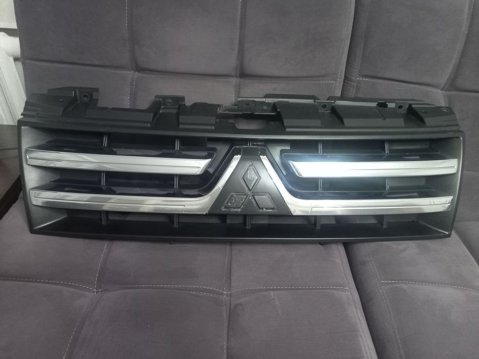 Продам решетку радиатора