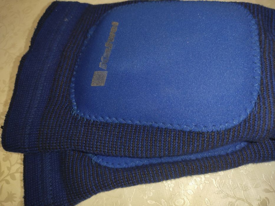 Продам наколенники в хорошем состоянии