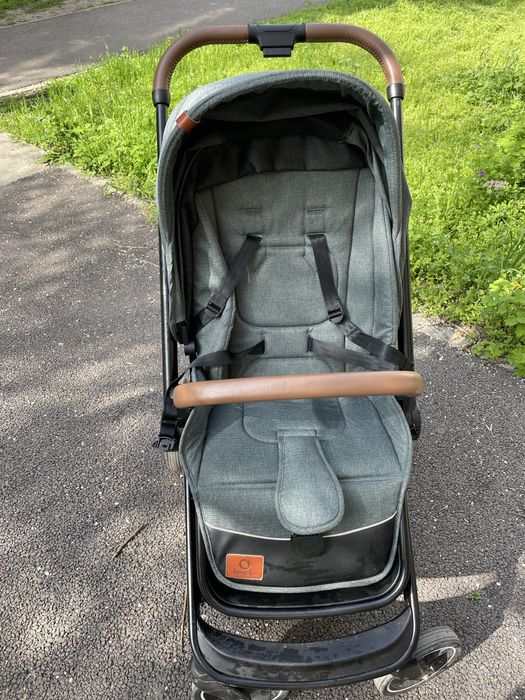 Vând cărucior 2 în 1 Lionelo Mika, în stare foarte bună.