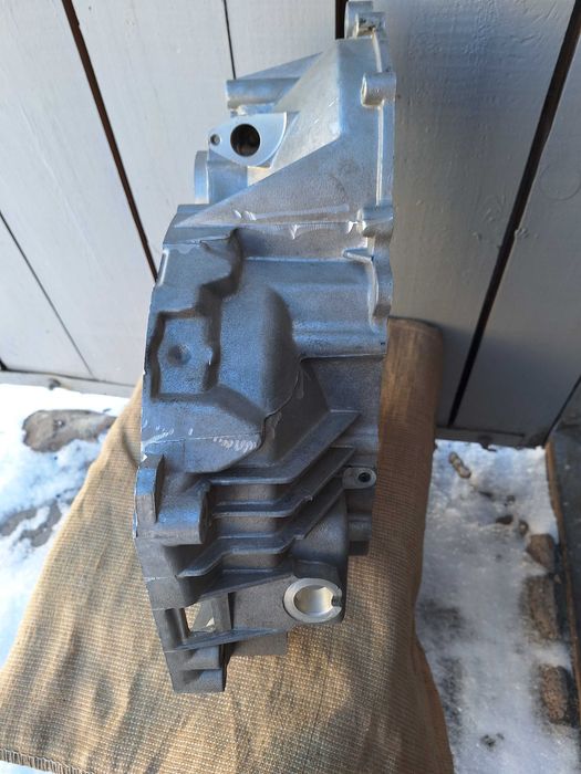 картер коробки передач ВАЗ-2110 новый