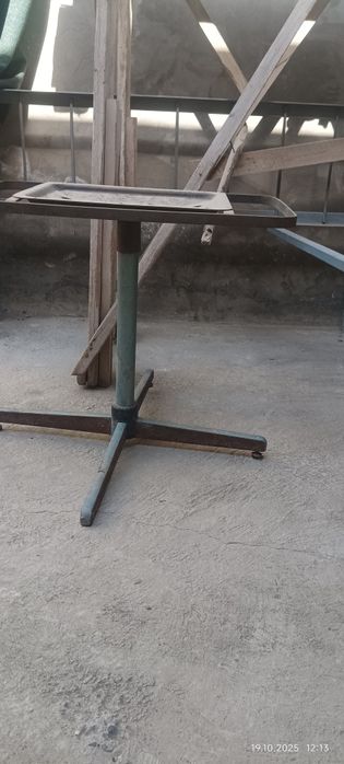 Срочно подставка для что-нибудь для дома телевизора, и для инвентарь