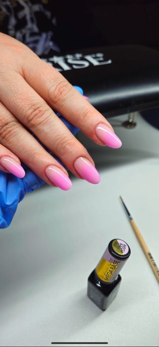 Unghii cu gel Braila Manichiura/pedichiura