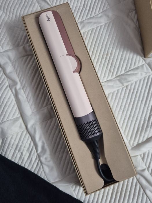 Продам Dyson Airstrait (оригинал)