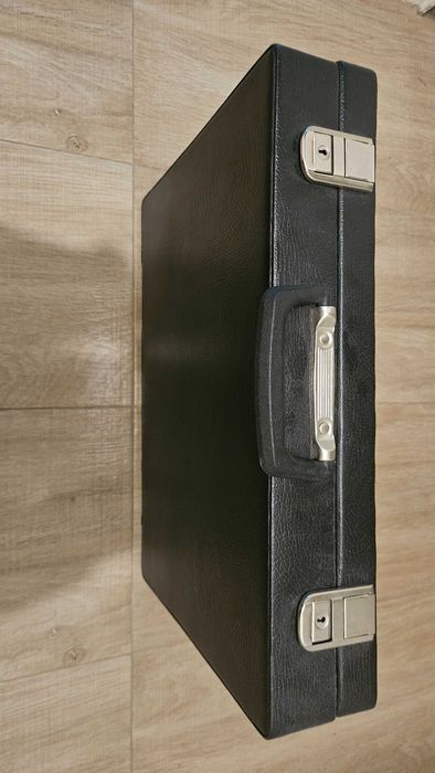 Ретро куфар - черен