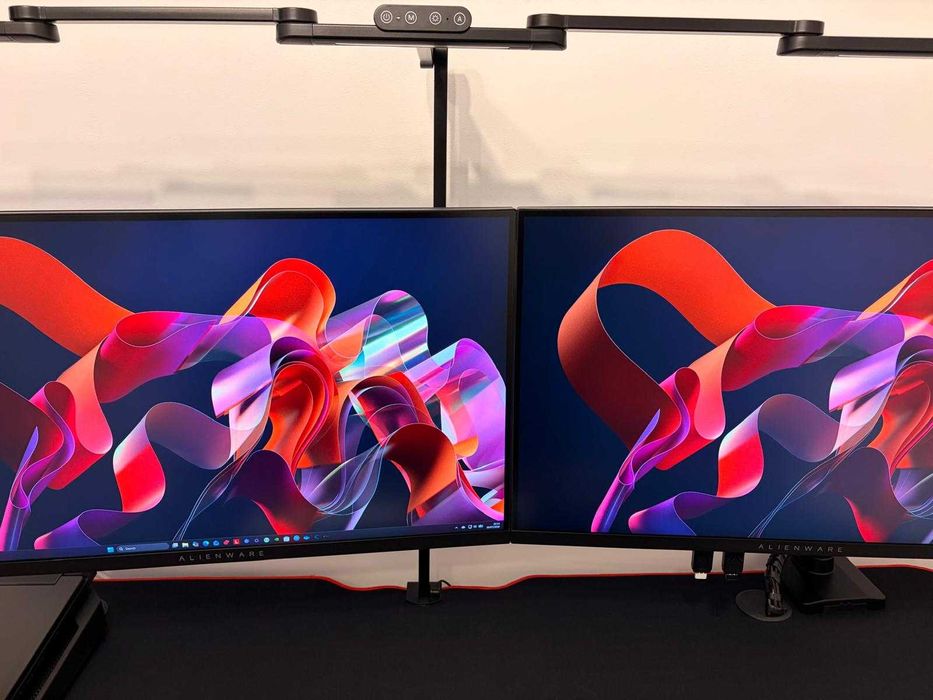 2 x Monitoare Gaming IPS LED Dell Alienware 27" AW2724DM, QHD (2560 x 1440), HDMi, DisplayPort, Pivot, 180 Hz, 1 ms (Negru) - GARANTIE