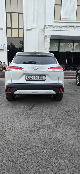 Tayota carolla cross 2025
