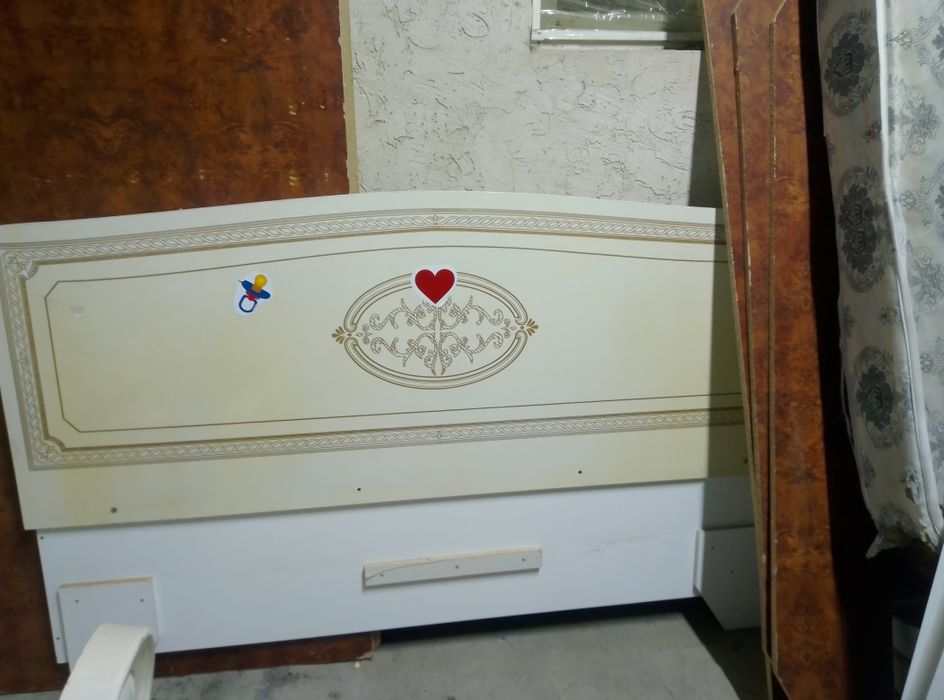 Спальный гарнитур