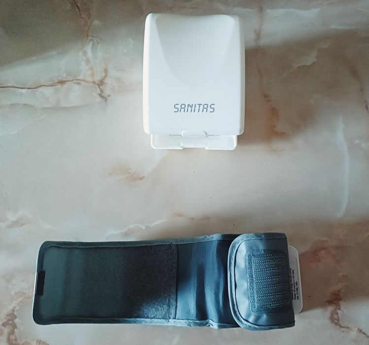 Tensiometru digital de încheietură Sanitas SBC 26, memorie 2 users