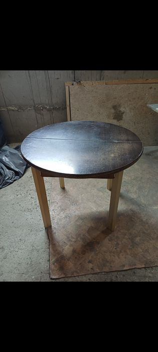 Продам кухонный стол