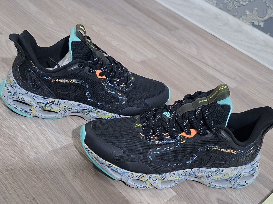 Кроссовки Xtep original Продаю Новы они всего лишь один раз одевал всё