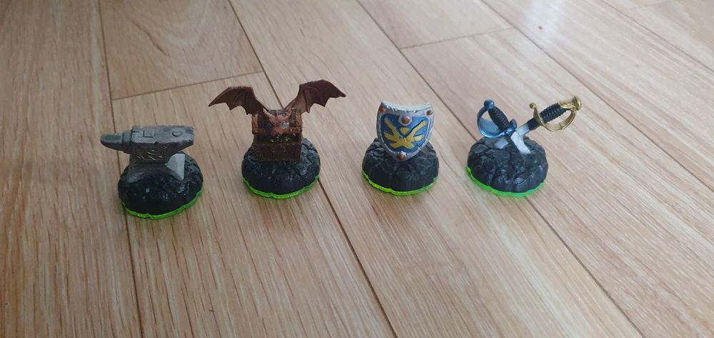 Skylanders Spyros Adventure Items