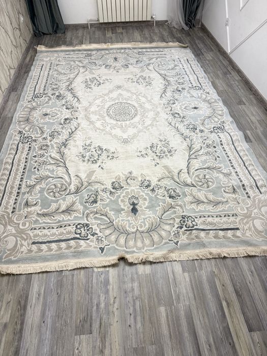 Продам ковер 2х3 4000 тг