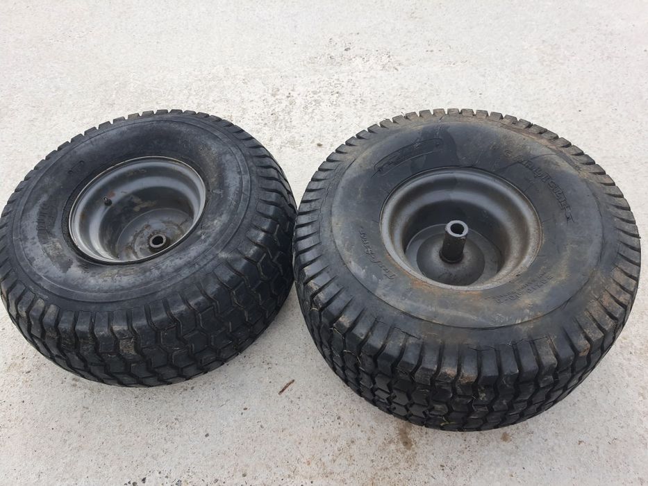 Roti spate tractoras gazon
Dimensiune 20 x 10.00 x 8
Nu trimit în tara