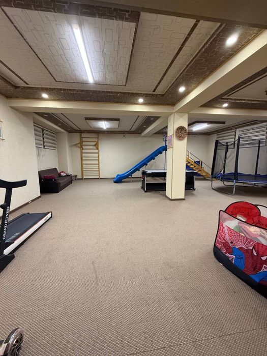 Свой участок Урикзор, Лагерь махалла, 4 соток, 8 комнат.