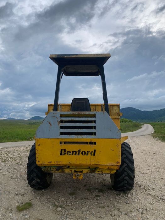 Vand/Inchiriez dumper benford 6t