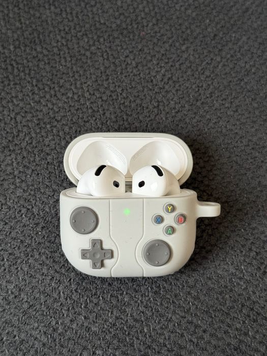 Безжични слушалки Apple AirPods 4 автентични