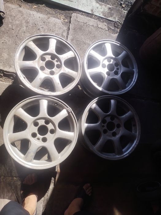 Машины легковые на Мерседес и БМВ жоқ