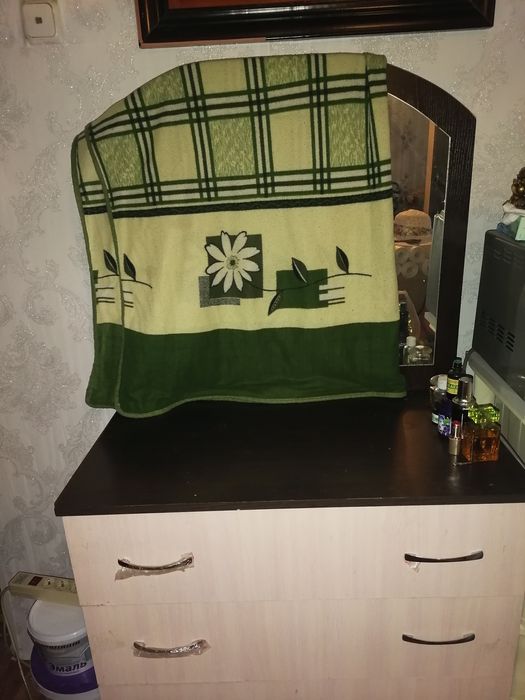 Комод с зеркалом