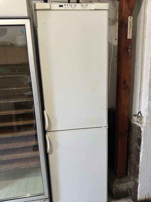 Хладилник с фризер