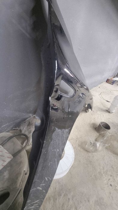 Onix o'ng tomon old eshik va krilo